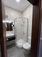 Andi Hotel