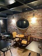 Andi Hotel