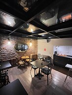Andi Hotel