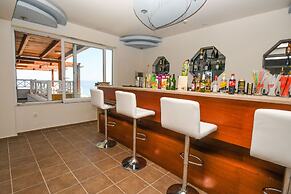 Nefeli Beach Hotel