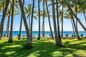 Poolside Apt in Alamanda Beachfront 77