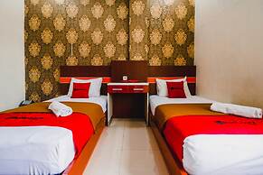 RedDoorz Plus @ Grand City Inn