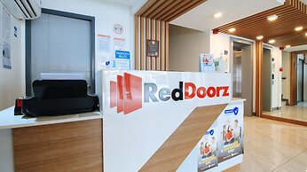 RedDoorz Plus @ Jardin Suites Guadalupe Nuevo