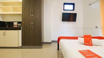 RedDoorz Plus @ Jardin Suites Guadalupe Nuevo