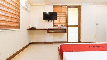 RedDoorz Plus near Uptown BGC Mall