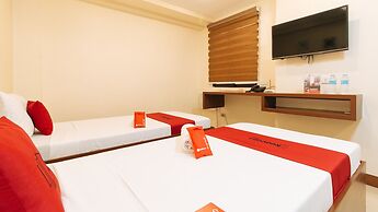 RedDoorz Plus near Uptown BGC Mall