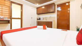 RedDoorz Plus near Uptown BGC Mall