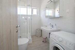 Bacan Family Apartments