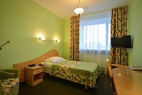Hotel Mayak - Om Building