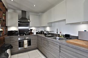 Hughenden Garden Luxury Apartment