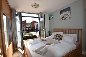 Hughenden Garden Luxury Apartment