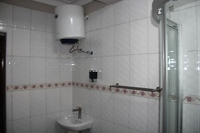 Hope's Apartments
