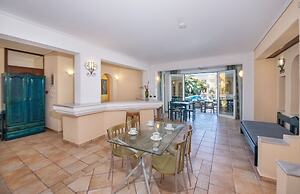 Hotel Castle Suites