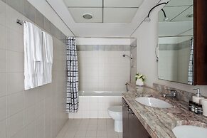 Gorgeous and Spacious 3BR With Full Marina Views!