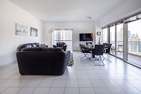 Gorgeous and Spacious 3BR With Full Marina Views!