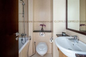 Spacious + Modern Studio in JLT - Sleeps 3
