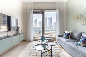 Ornate 1BR w/ Breathtaking Marina Views!