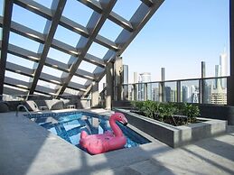 Ornate 1BR w/ Breathtaking Marina Views!