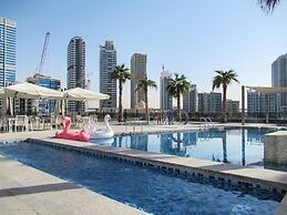 Ornate 1BR w/ Breathtaking Marina Views!