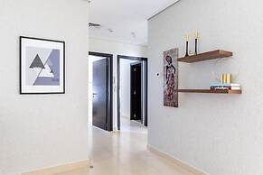 Luxurious 3BR Loft W/ Study In Downtown Dubai