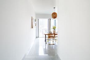 Serene Studio Apartment in Central Park Towers
