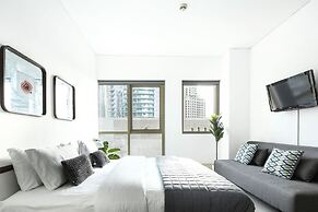 Minutes From JBR Beach! Beautiful 1BR in Marina!