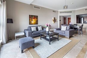 Luxury 2BR Apt Beach Club Full Sea View
