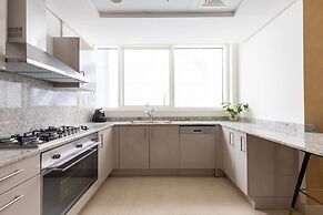 Unique Designer-inspired 3BR in Downtown Dubai