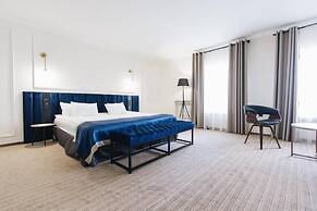 Continent Hotel