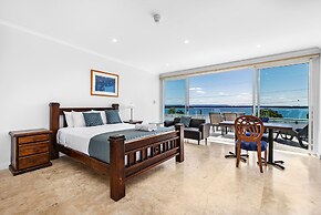 Lakes Resort