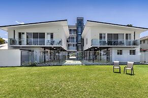 Lakes Resort