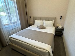 Aragats Hotel