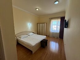 Aragats Hotel