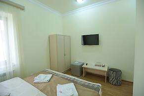 Aragats Hotel
