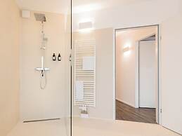 URBAN ISLAND - Riverside Apartments