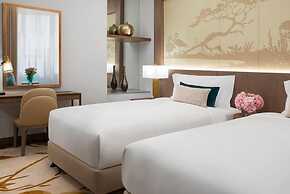 Al Jaddaf Rotana Suite Hotel