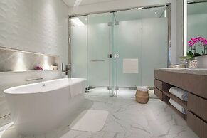Al Jaddaf Rotana Suite Hotel