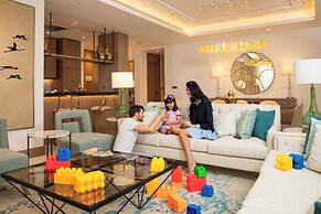 Al Jaddaf Rotana Suite Hotel