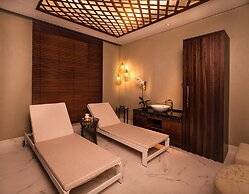 Al Jaddaf Rotana Suite Hotel