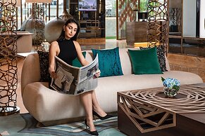 Al Jaddaf Rotana Suite Hotel