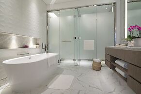 Al Jaddaf Rotana Suite Hotel
