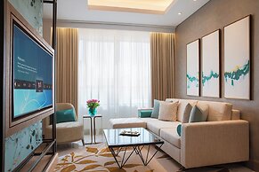 Al Jaddaf Rotana Suite Hotel