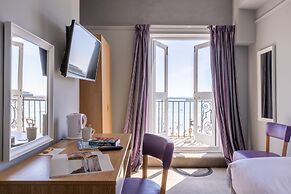 The Royal Hotel