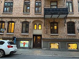 Hotel Lemonade