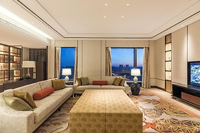 HUALUXE Beijing Xinan by IHG