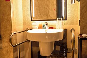 HUALUXE Beijing Xinan by IHG