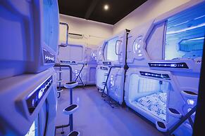 Hashtag.Capsule.Hostel