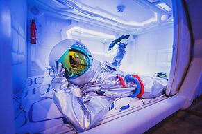 Hashtag.Capsule.Hostel