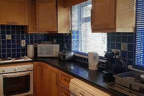 3 Bed Townhouse - Sleeps 6 - Pet Friendly