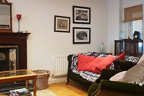 3 Bed Townhouse - Sleeps 6 - Pet Friendly
